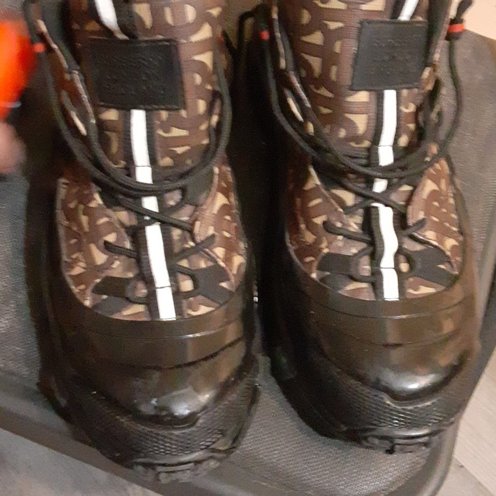 Burberry shoes